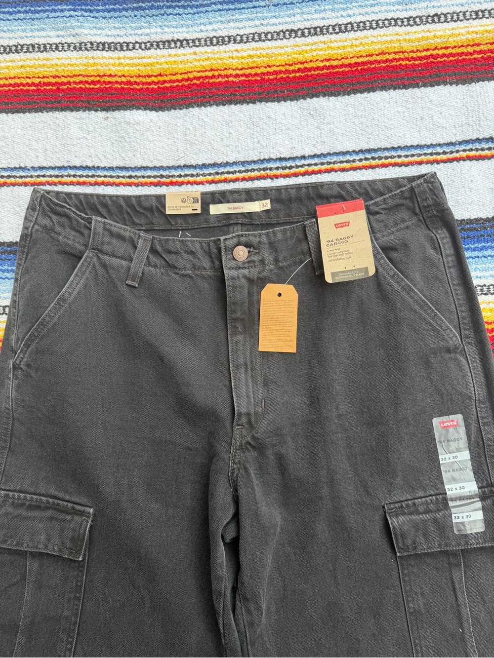 Levi's Black 90’s Baggy Cargos - Picture 5 of 6